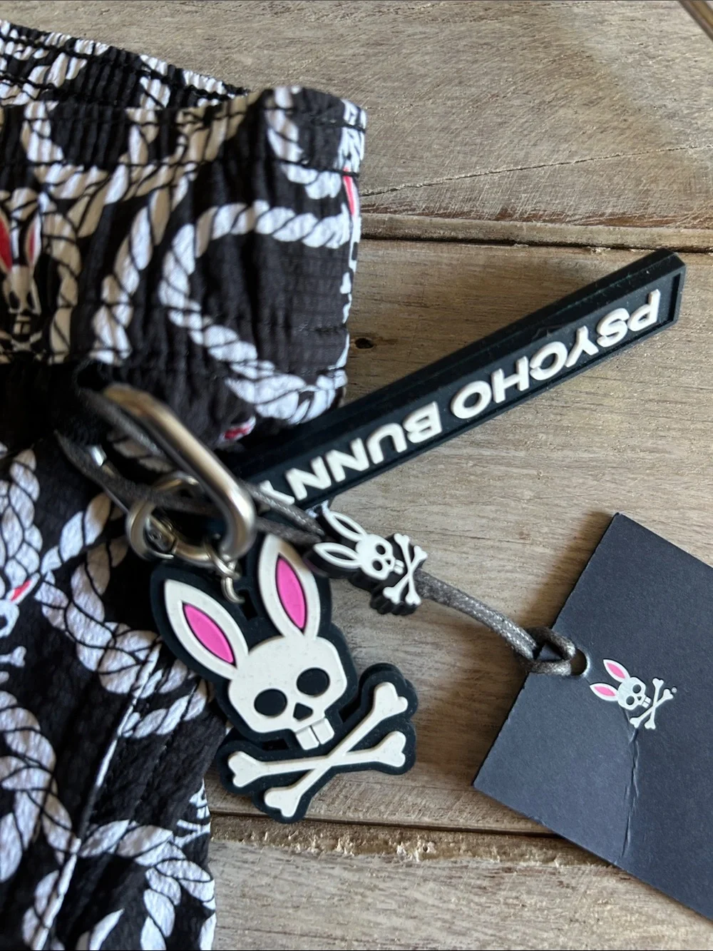⭐️NWT!⭐️Psycho Bunny Cyrus Swim Trunks Sz L w MEASUREMENTS & Rubber Keychain